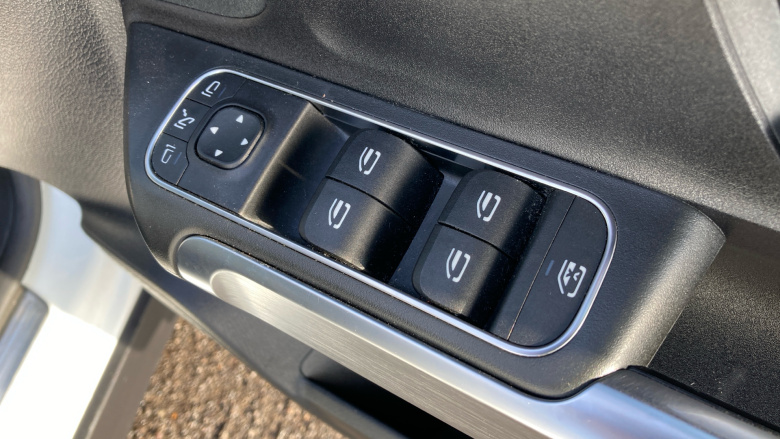 Mercedes-Benz GLB 200 AMG Line Premium 5dr 7G-Tronic Petrol Estate